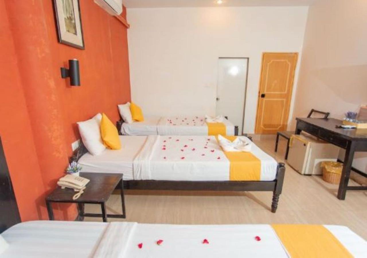 Best Central Point Hotel Phnom Penh Exteriör bild